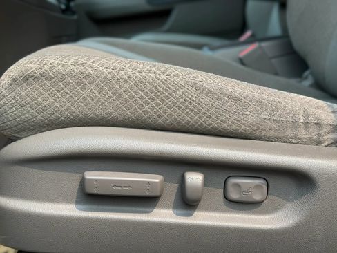 Used 2015 Honda Odyssey EX image 25