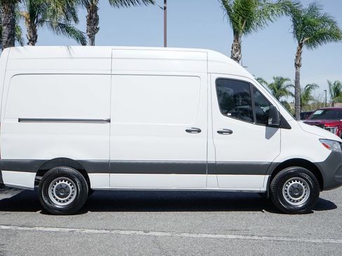 Used 2020 Mercedes-Benz Sprinter 1500 image 10