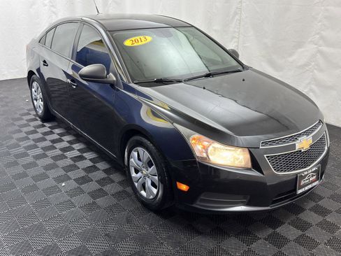 Used 2013 Chevrolet Cruze LS image 13