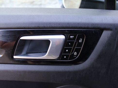 Used 2019 Porsche Cayenne S AWD/4WD image 26