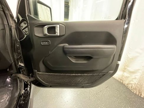 Used 2024 Jeep Gladiator Sport AWD/4WD image 22