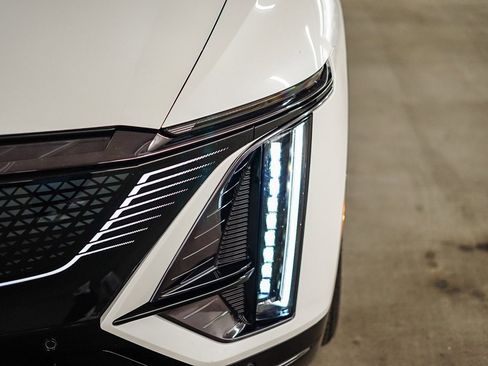 Used 2025 Cadillac Lyriq Sport image 7