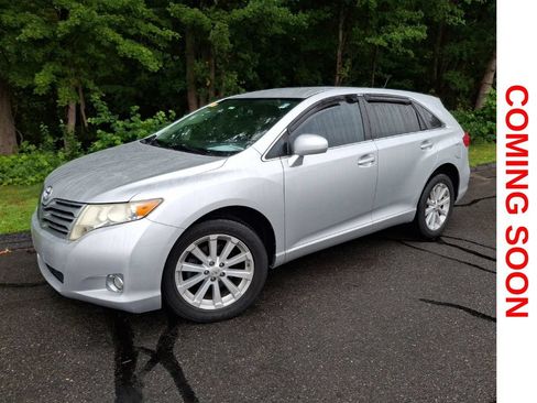 Used 2010 Toyota Venza FWD image 1