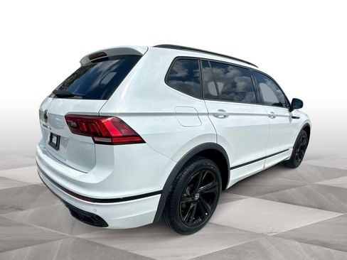 Used 2023 Volkswagen Tiguan SE R-Line image 8