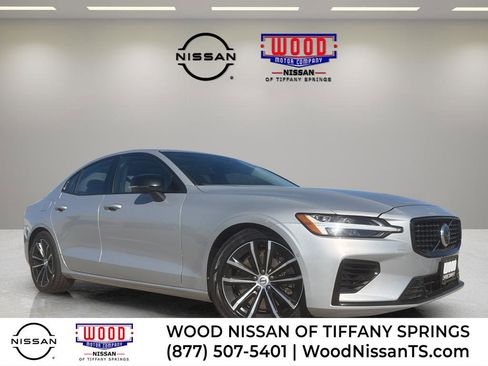 Used 2023 Volvo S60 T8 Plus image 1