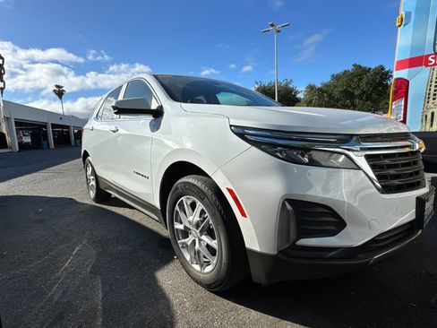 Used 2023 Chevrolet Equinox LT FWD image 2