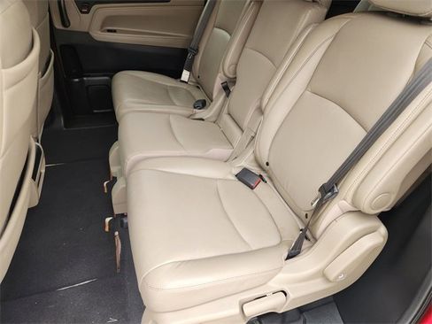 Certified 2022 Honda Odyssey Touring image 13