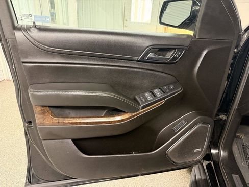 Used 2020 Chevrolet Suburban LT AWD/4WD image 21
