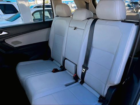 Used 2021 Volkswagen Tiguan SEL w/ 3-Row Tiguan MDO Package image 21