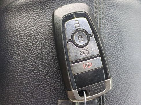 Used 2018 Ford Mustang Coupe image 32