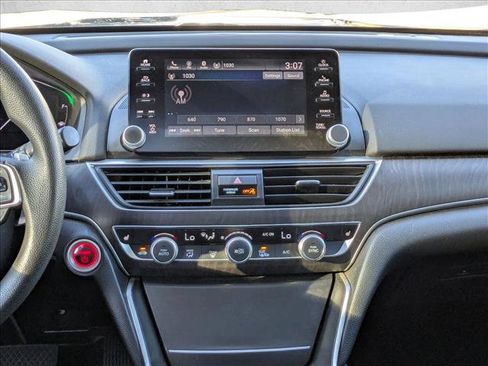 Used 2018 Honda Accord EX image 14