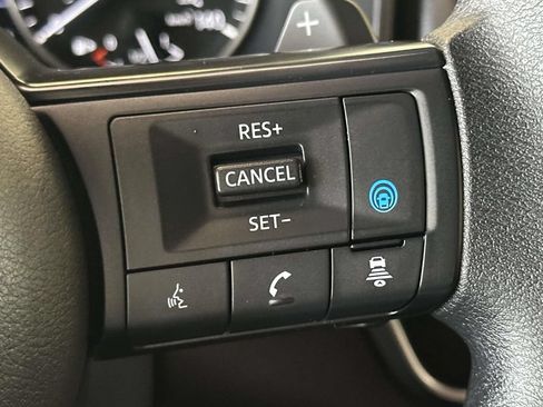 Used 2024 Nissan Rogue SV AWD/4WD image 25