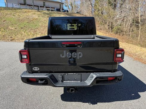 Used 2022 Jeep Gladiator Overland image 7