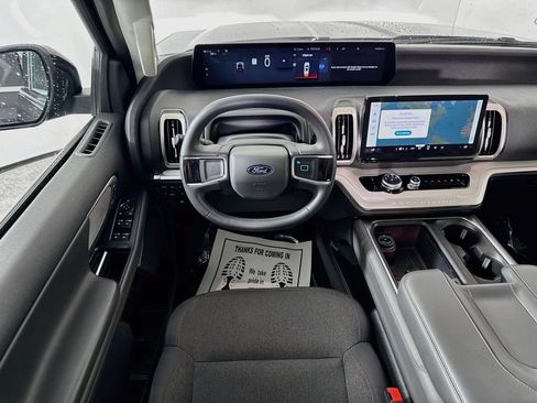 Certified 2025 Ford Expedition Max Active AWD/4WD image 3