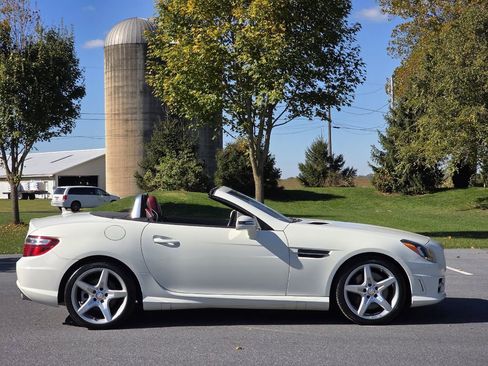Used 2012 Mercedes-Benz SLK 250 image 9