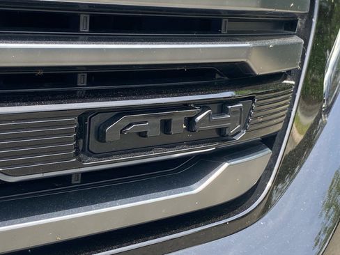 Used 2024 GMC Sierra 1500 AT4 w/ AT4 Premium Package AWD/4WD image 10