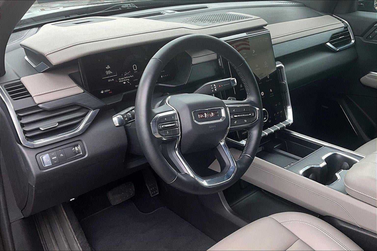 Used 2026 GMC Acadia Elevation w/ Elevation Premium Package FWD image 13