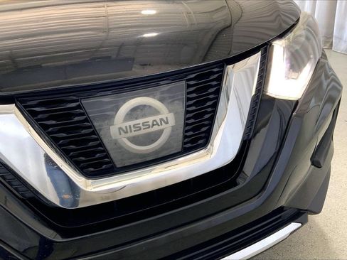 Used 2017 Nissan Rogue SV FWD image 7