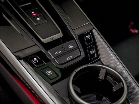 Used 2025 Porsche 911 Carrera image 44