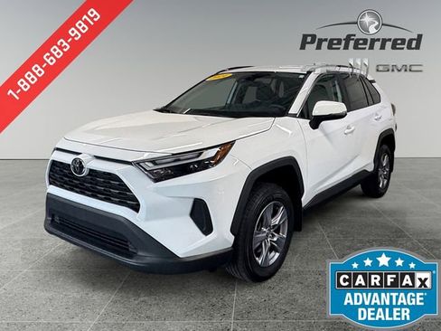 Used 2024 Toyota RAV4 XLE AWD/4WD image 11