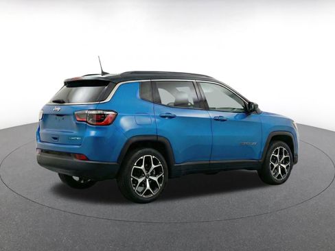 Used 2025 Jeep Compass Limited AWD/4WD image 9
