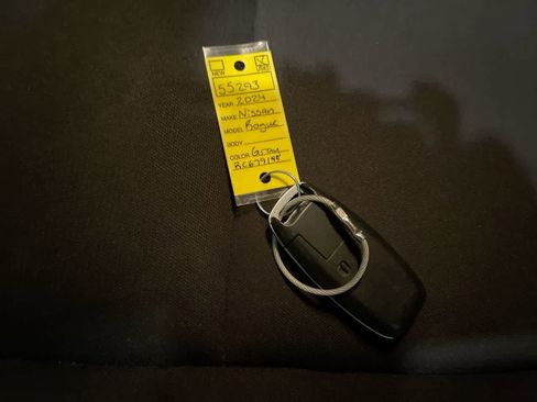 Used 2024 Nissan Rogue S image 25