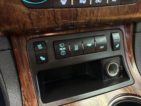 Used 2014 Chevrolet Traverse LTZ image 20