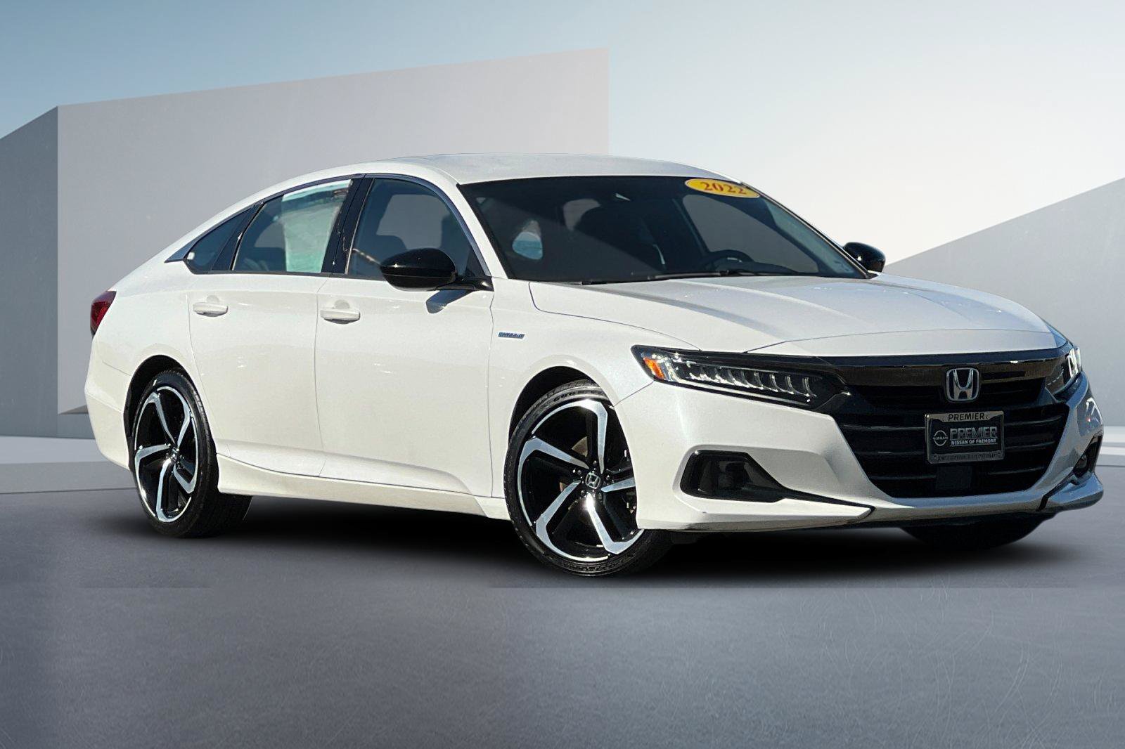 Used 2022 Honda Accord Sport image 2