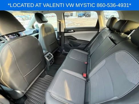 Certified 2022 Volkswagen Taos SE image 11