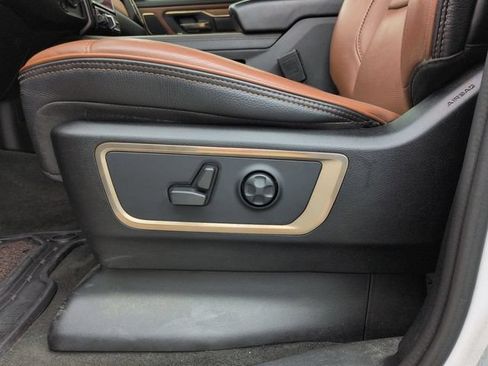Used 2022 RAM 1500 Limited AWD/4WD image 19