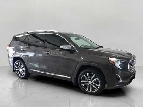 Used 2019 GMC Terrain Denali w/ GMC Pro Grade Package AWD/4WD image 1