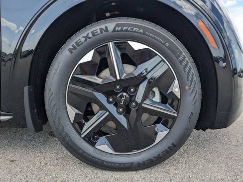 New 2025 Kia EV6 Wind RWD image 13