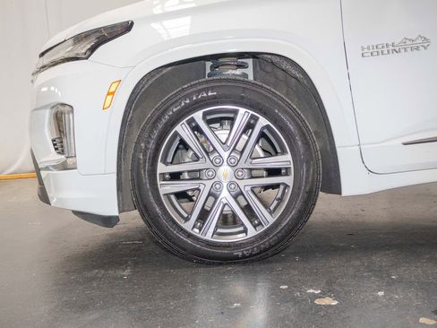 Used 2023 Chevrolet Traverse High Country AWD/4WD image 8