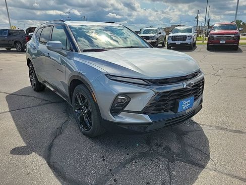 Used 2025 Chevrolet Blazer RS w/ Enhanced Convenience Package AWD/4WD image 3