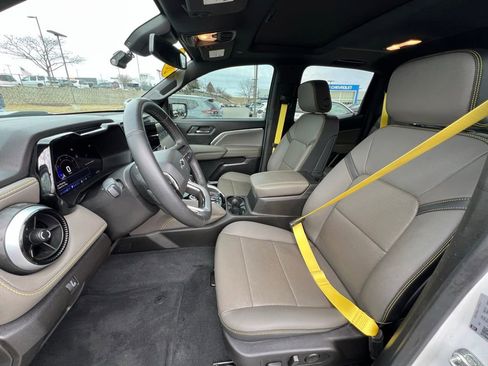 Used 2024 Chevrolet Colorado ZR2 w/ ZR2 Convenience Package III image 20