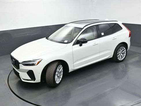 Used 2025 Volvo XC60 B5 Ultra w/ Protection Package Premier image 31