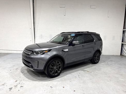 Used 2018 Land Rover Discovery HSE image 16