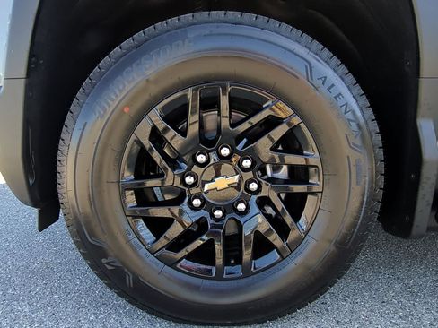 Used 2026 Chevrolet Silverado EV LT AWD/4WD image 28