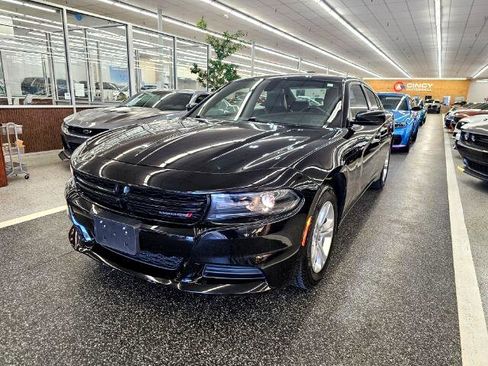 Used 2021 Dodge Charger SXT w/ Leather Interior Group image 1