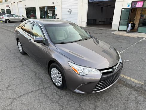 Used 2017 Toyota Camry LE FWD image 20