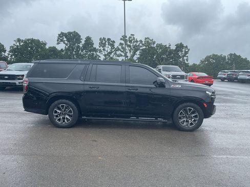 Used 2023 Chevrolet Suburban Z71 w/ Z71 Off-Road Package AWD/4WD image 5