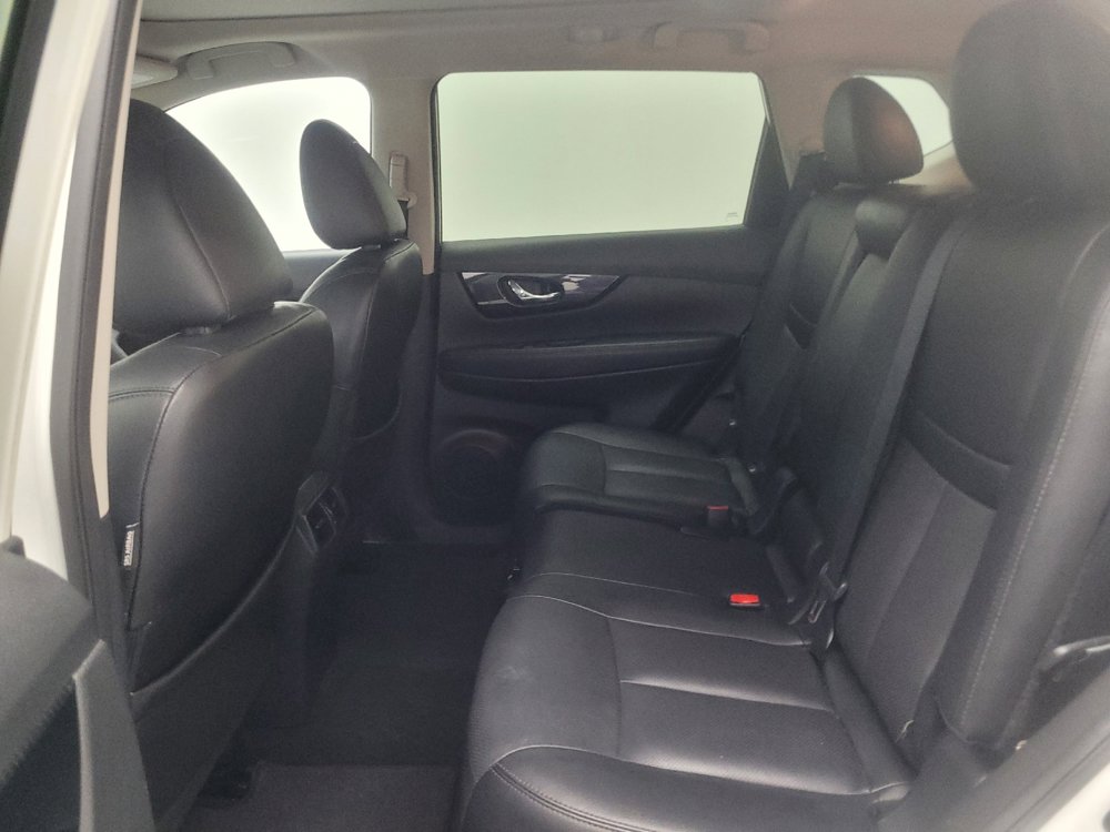 Used 2018 Nissan Rogue SL w/ Premium Package FWD image 18