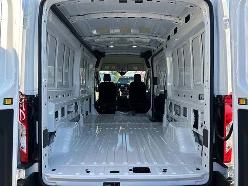 New 2025 Ford Transit 250 148 Medium Roof image 9