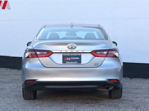 Used 2022 Toyota Camry LE image 4