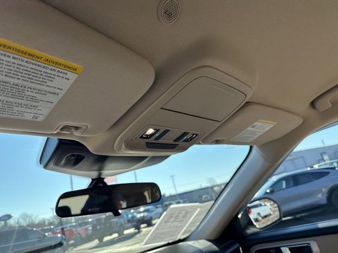 Used 2024 Ford Explorer XLT w/ Equipment Group 202A image 21