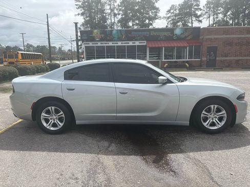 Used 2021 Dodge Charger SXT w/ Leather Interior Group image 4