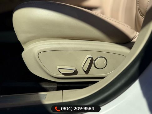 Used 2020 Lincoln MKZ image 12