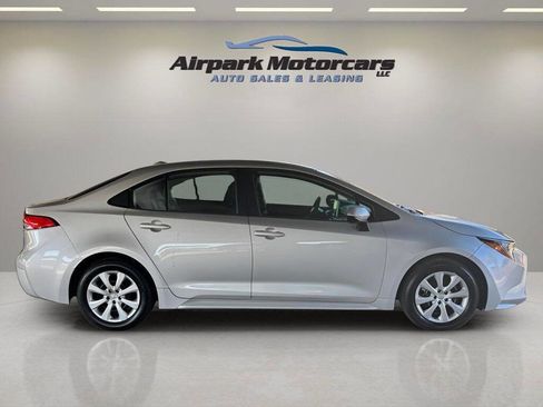 Used 2020 Toyota Corolla LE image 5