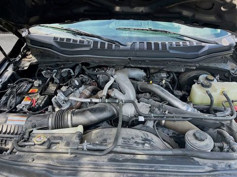 Used 2021 Ford F250 Lariat w/ Lariat Ultimate Package AWD/4WD image 30