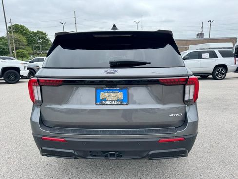 Used 2025 Ford Explorer ST-Line w/ ST-Line Street Pack AWD/4WD image 5